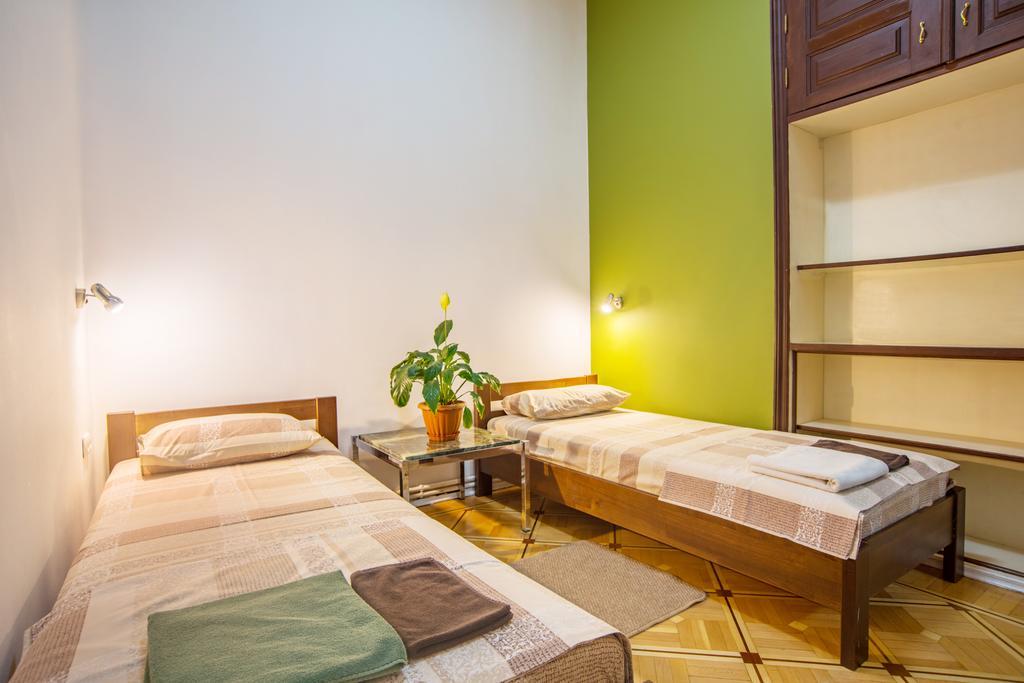 Hostel Berloga โอเดสซา ภายนอก รูปภาพ