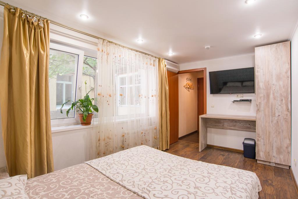 Hostel Berloga โอเดสซา ภายนอก รูปภาพ