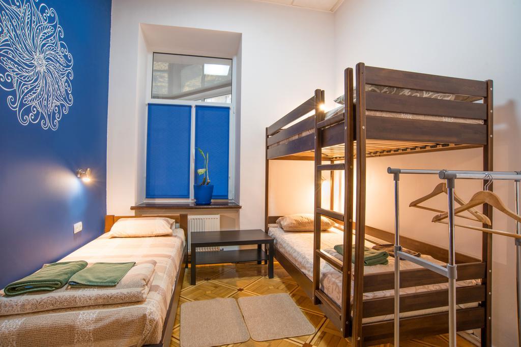 Hostel Berloga โอเดสซา ภายนอก รูปภาพ