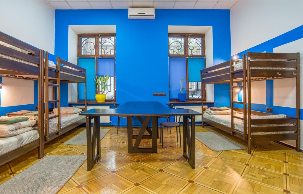 Hostel Berloga โอเดสซา ภายนอก รูปภาพ